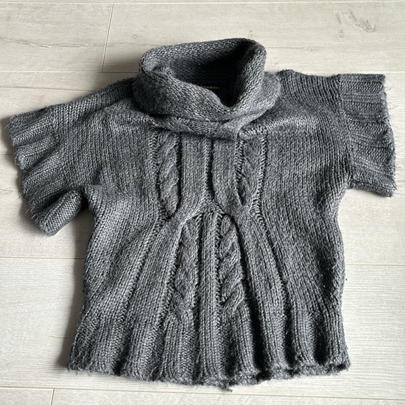 Short sleeve sweater grey size small - Picture 3 of 4